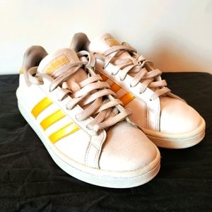 Adidas Superstar yellow striped women's sz 6